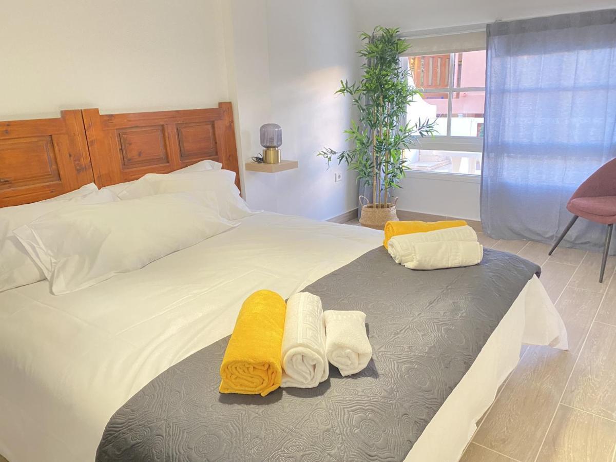 Homeforguest Two Bedroom Apartment With Pool And Terrace 科斯塔卡莱塔 外观 照片